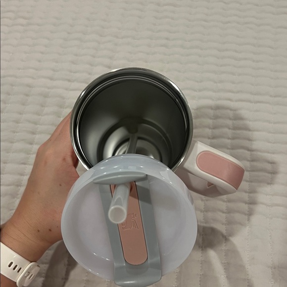 Stanley light pink 30oz/887 ml Travel Mug - Picture 3 of 3